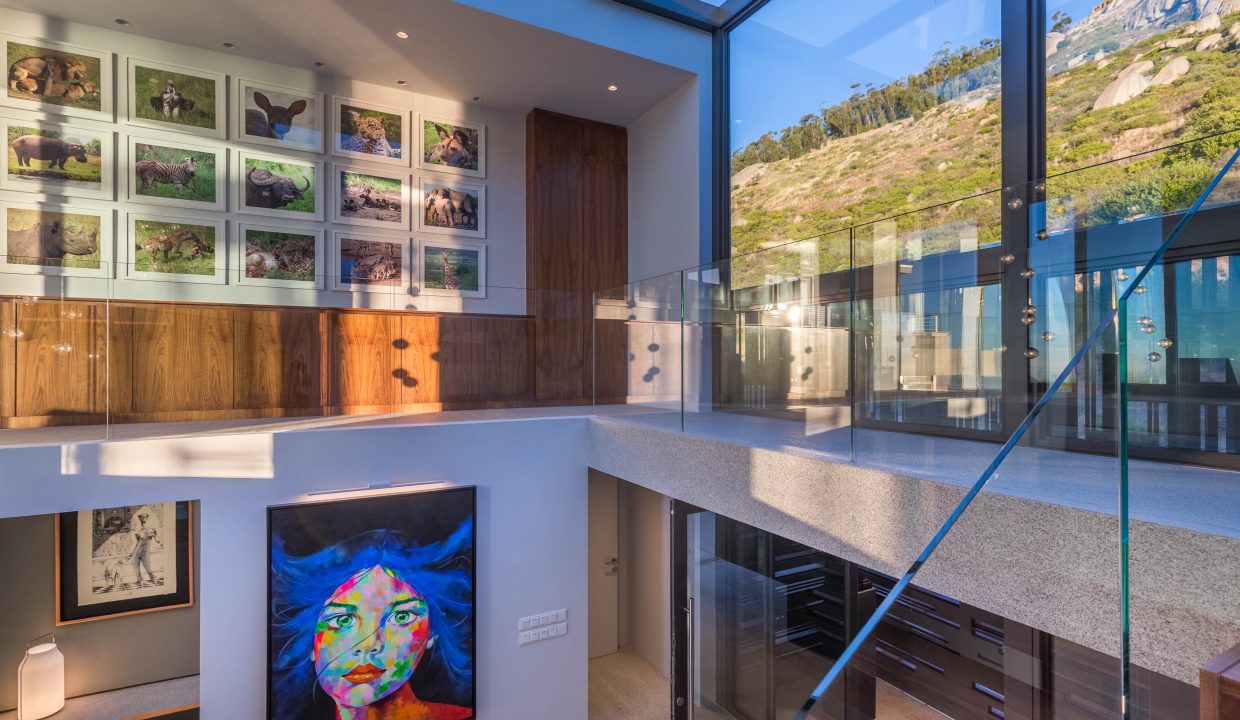 02 Sea Lion landing page photograph 2