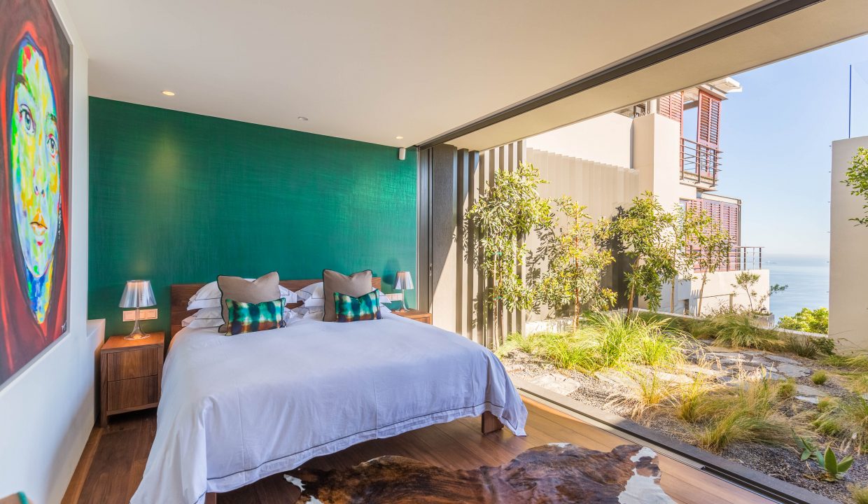 019-Emerald Bedroom -Ocean and Garden View