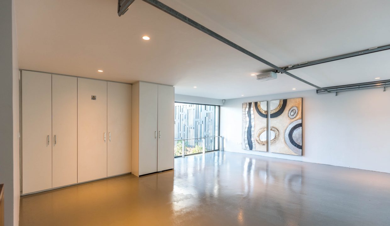 046-Garage Ocean View