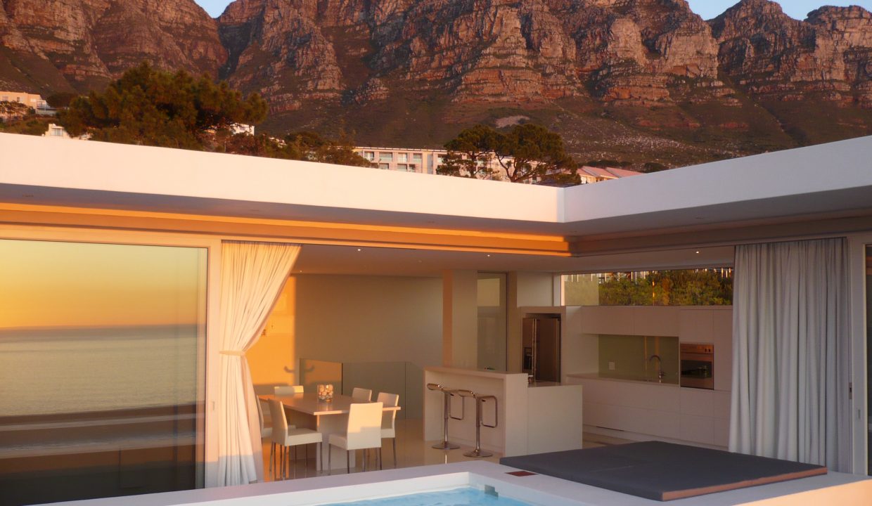 Penthouse with Mountains (2)