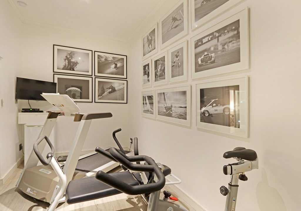 26-on-first-camps-bay-5cfa357e20470