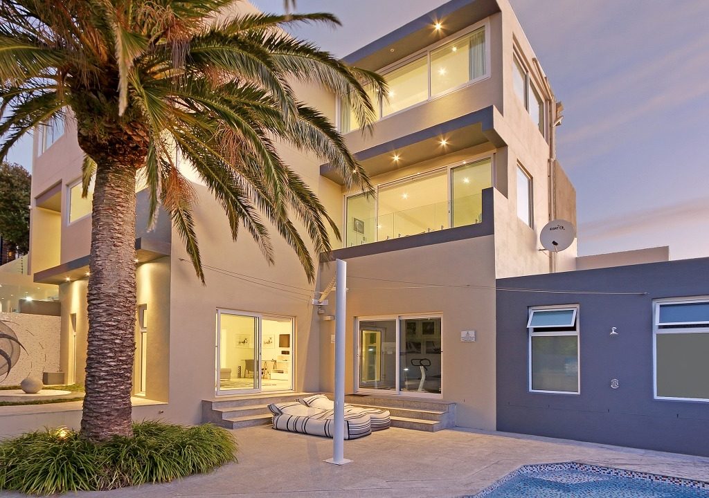 26-on-first-camps-bay-5e1d7104cee62