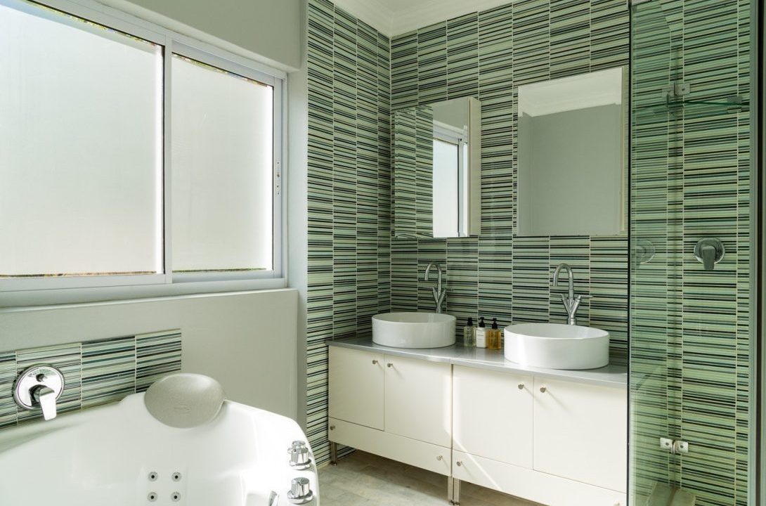 15-Ottawa-Villa-Camps-Bay-10-1090x750